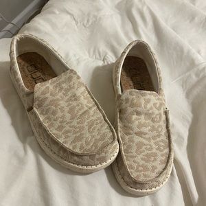Cream Leopard Hey Dudes | women’s size 9